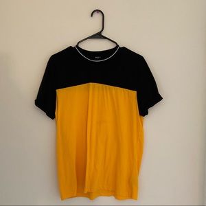 Forever 21 Mustard and Black T-shirt, Large